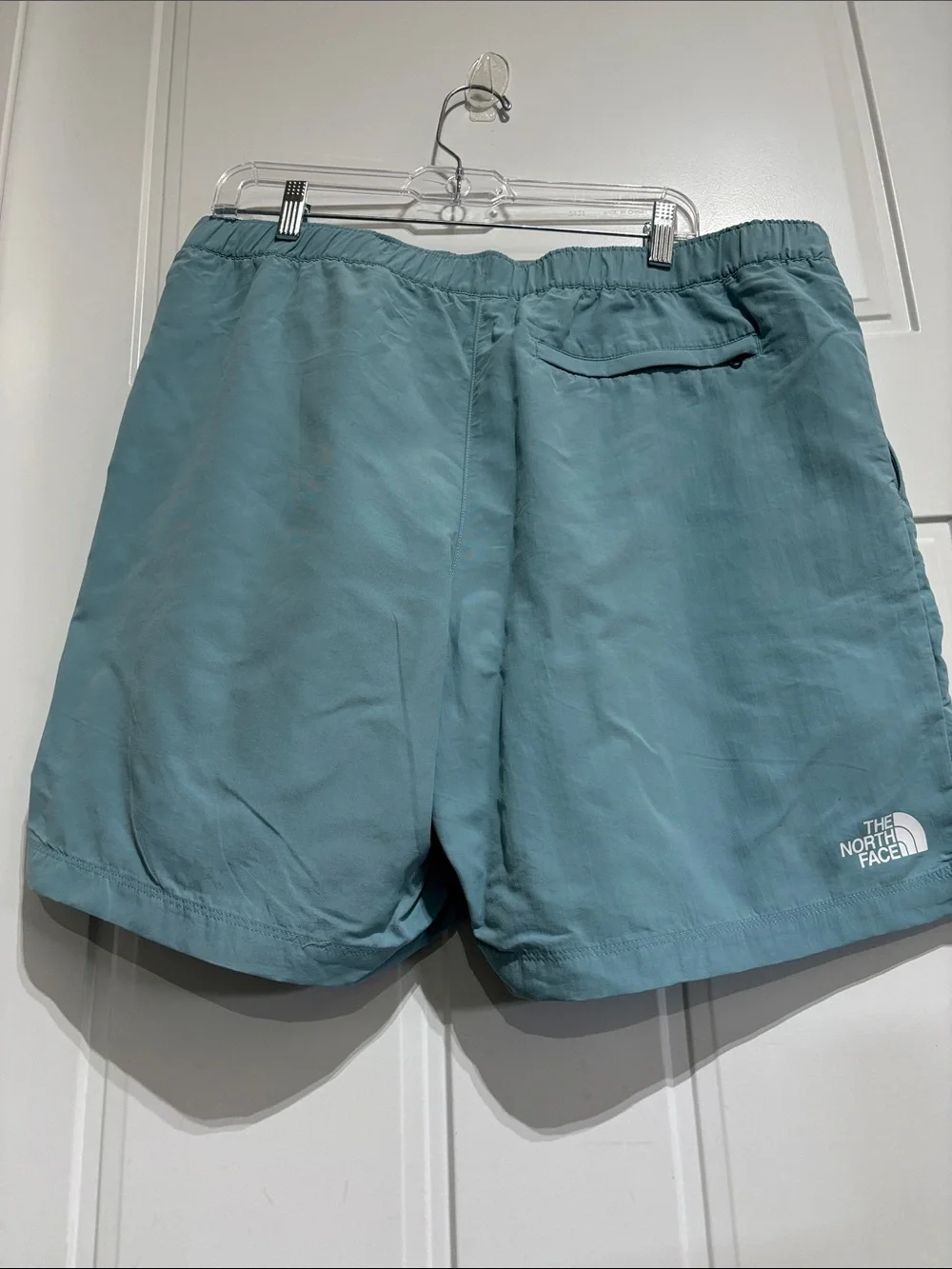 The North Face lined,water repellent elastic waist,hip pockets,zipper pocket
